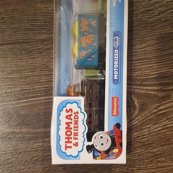 Thomas & Friends Motorized Toy Train Muddy Farm Thomas Engine with Cargo & Cow - Picture 4 of 10
